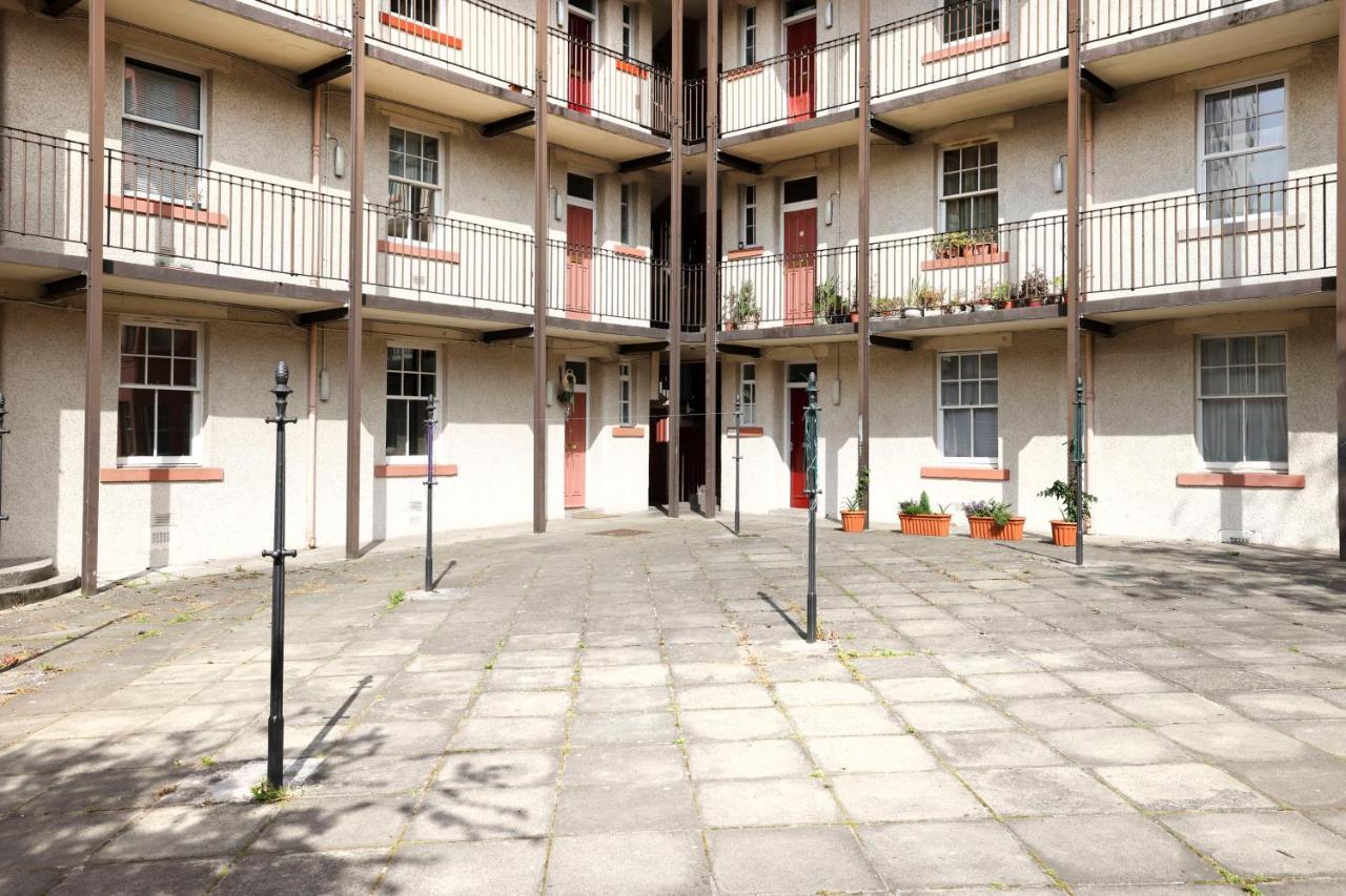 Stunning 2 Bed Apt Nr The Royal Mile & The Castle 爱丁堡 外观 照片